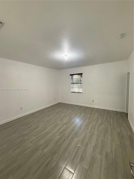 Building Photo - 9248 SW 170th Pl