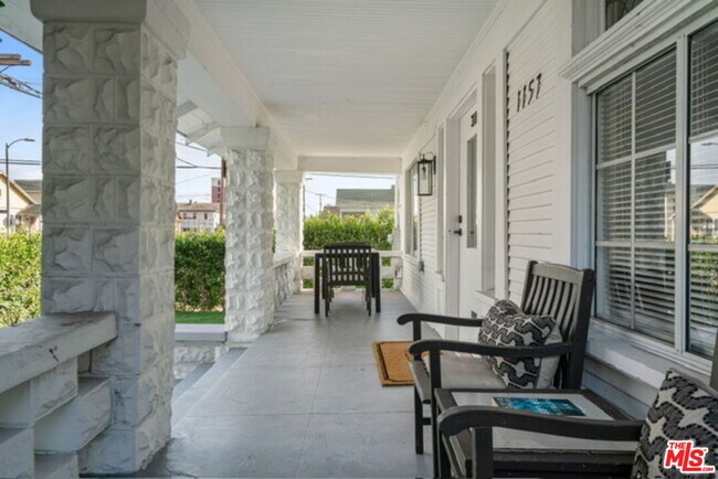 Building Photo - 1157 Irolo St