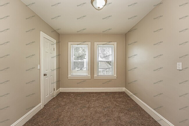 Building Photo - 12808 Kadel Ave