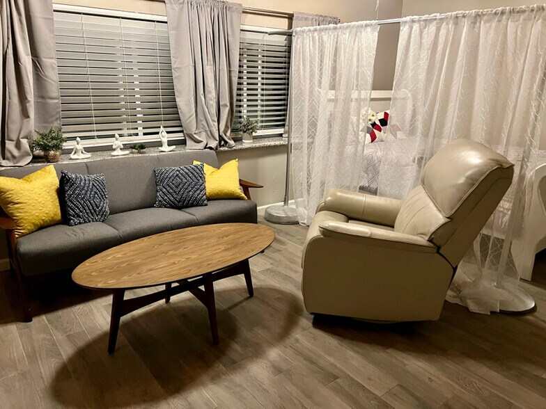 Building Photo - 5003 Whitney Ave