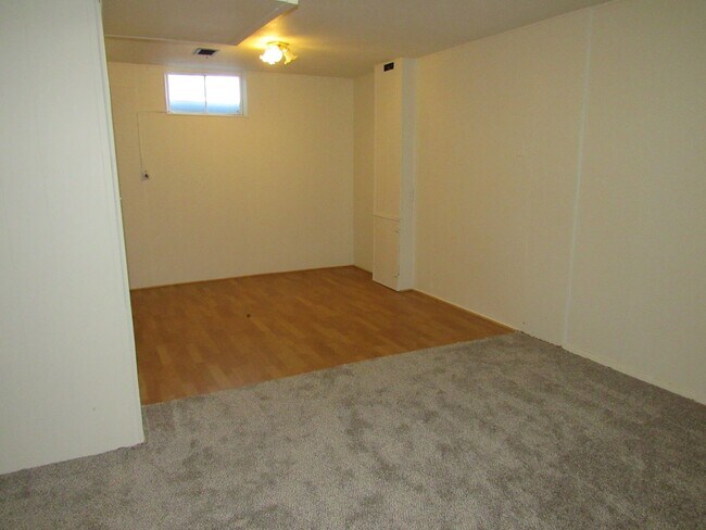 Building Photo - 2 Bedrooms plus 2 non confirming bedrooms in the basement close to light rail