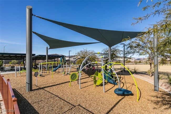 Building Photo - 302 Walsh Peak Ave