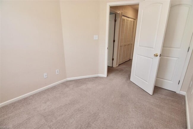 Building Photo - 145 Horse Run Dr