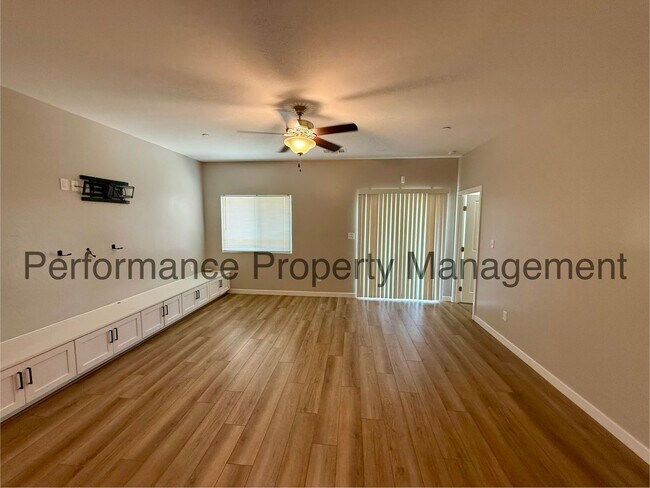 Building Photo - 7215 Canyon Creek Dr