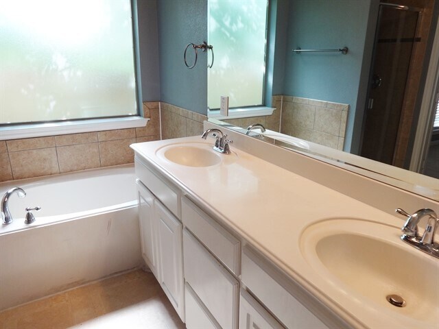 Building Photo - 500 Hidden Meadow Ct