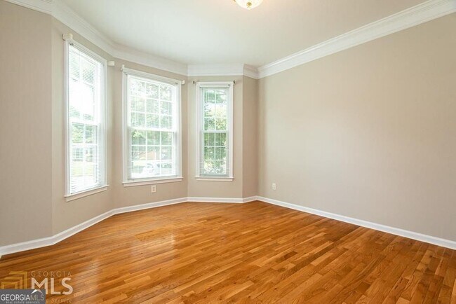 Building Photo - 225 Heritage Lake Dr