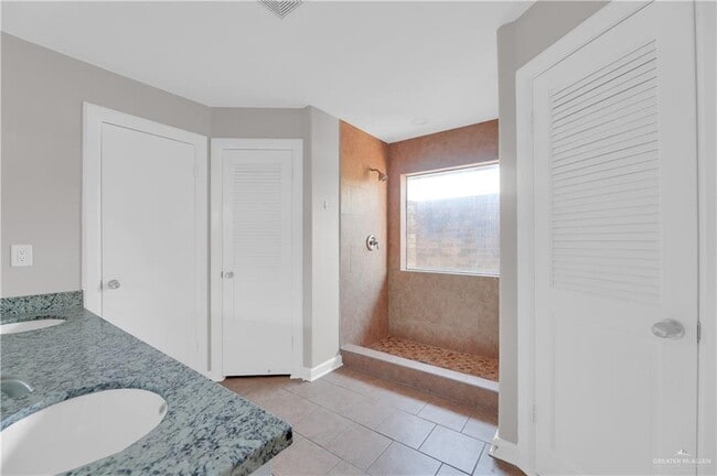 Building Photo - 19 N 30th St