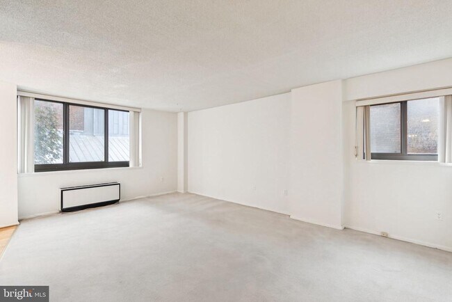 Building Photo - 1420 Locust St