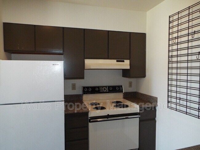 Building Photo - 6840 Oswego Pl NE