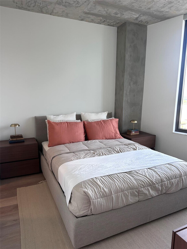 Building Photo - 307 SW 5th St