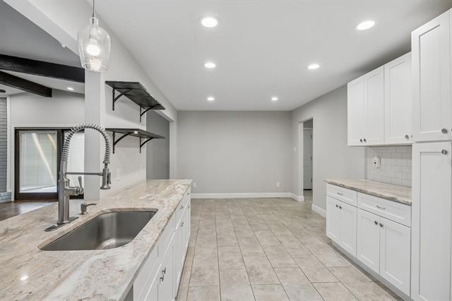 Building Photo - 10215 Dale Crest Dr