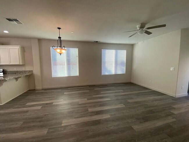 Building Photo - Newer 4bedroom/2.5 bathroom 1546sqft energy efficient home built in 2022 in private gated Winding...