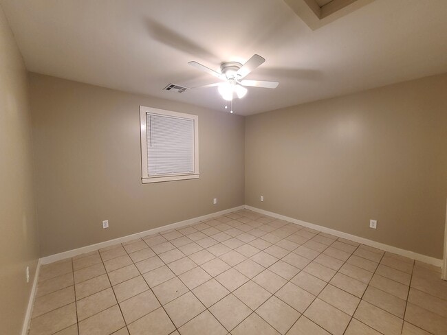 Building Photo - 1910 Ree St