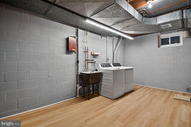 Building Photo - 4709 River Rd