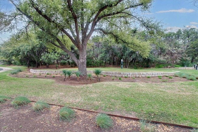 Building Photo - 6000 Shepherd Mountain Cove