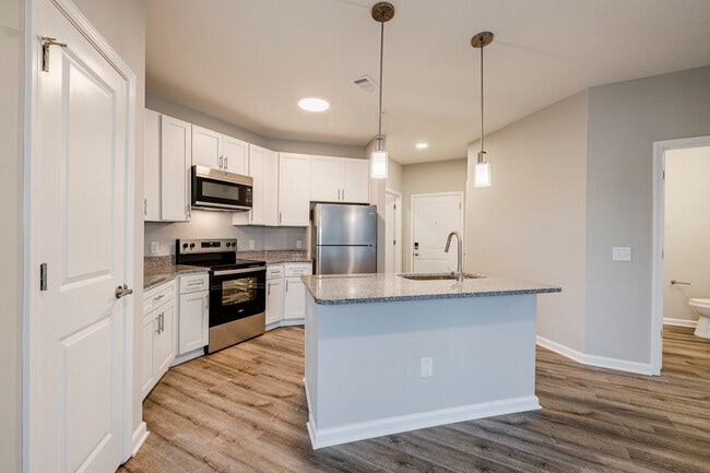 Building Photo - Parkway at 31 Apartments
