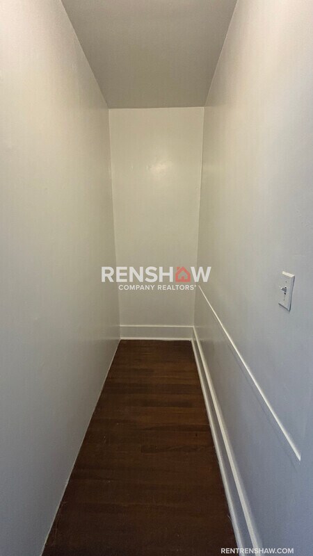 Building Photo - 1980 Snowden Ave