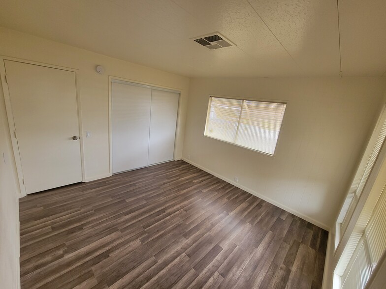 Building Photo - 14968 Vinehill St