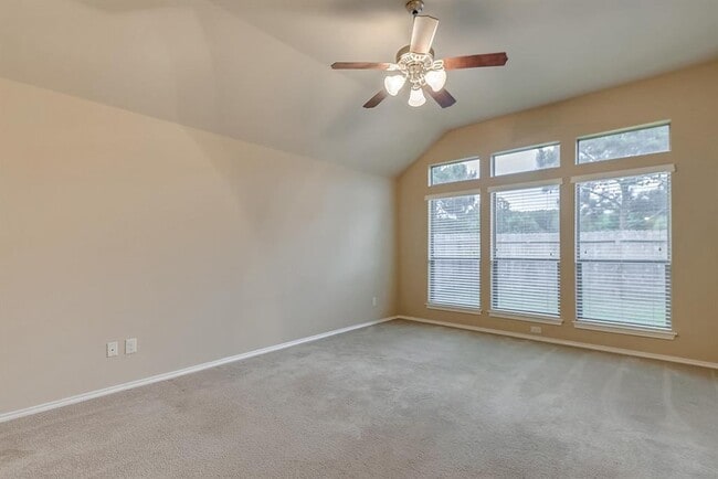 Building Photo - 5615 Stoneridge Ct