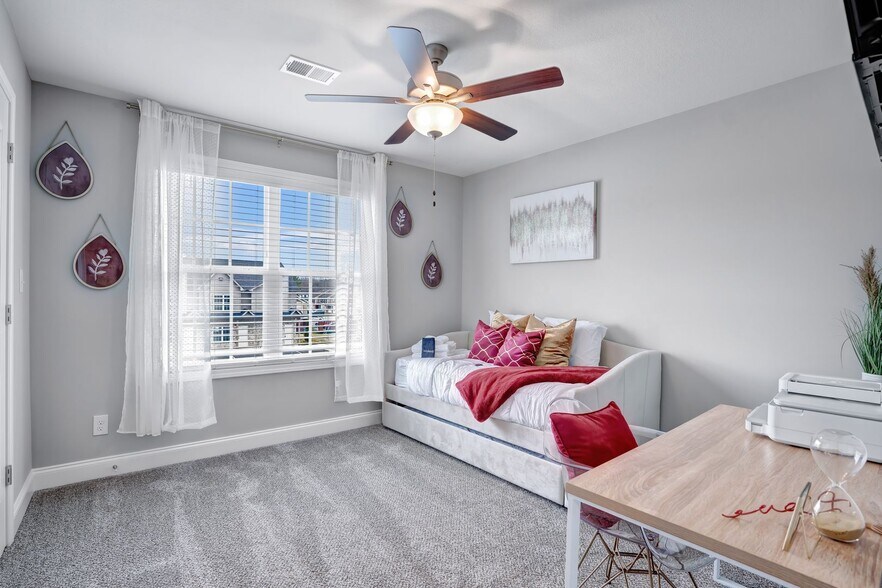 Building Photo - 541 New S Dr