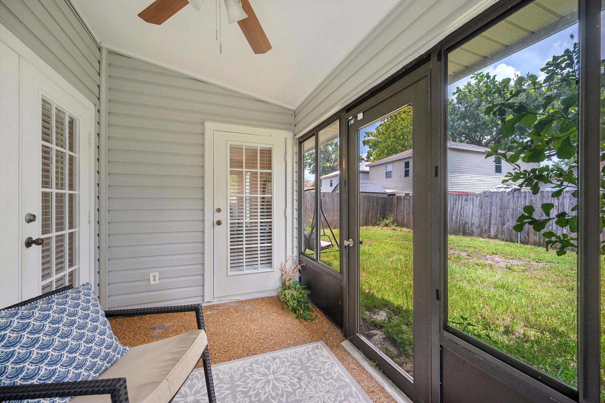 Outdoor porch - 3568 Raintree Ln