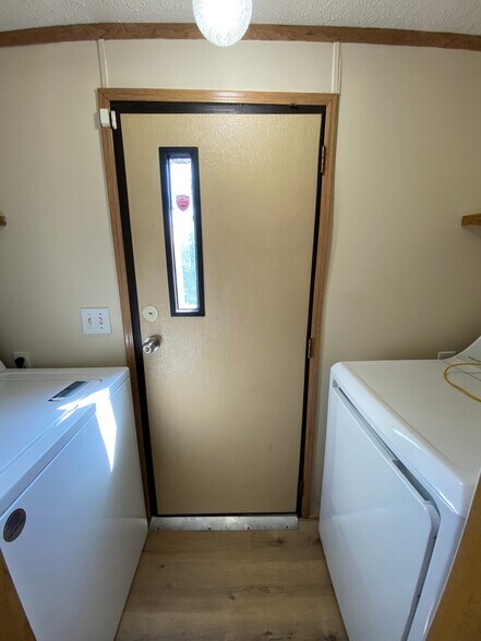 Building Photo - 2242 S Sheeran Dr