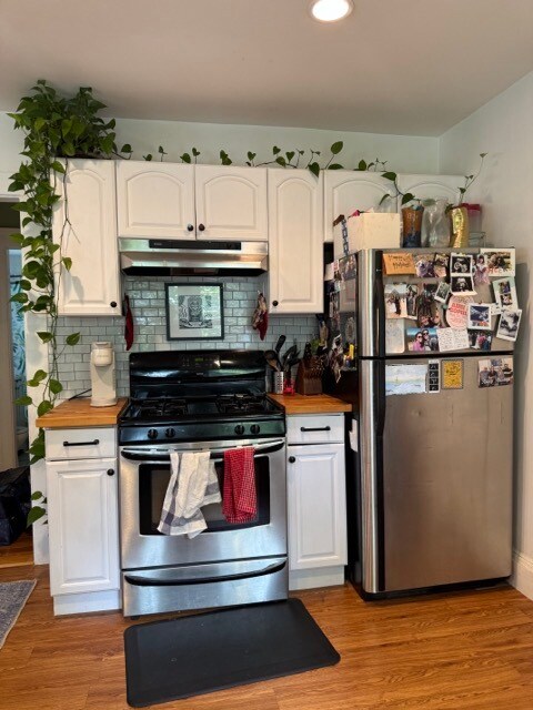 Kitchen - 25 Dalrymple St