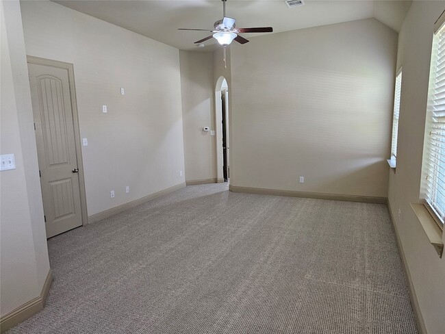 Building Photo - 4012 Eaton Park Dr