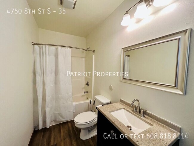 Building Photo - Fully Furnished Studio in Wisconsin Rapids...