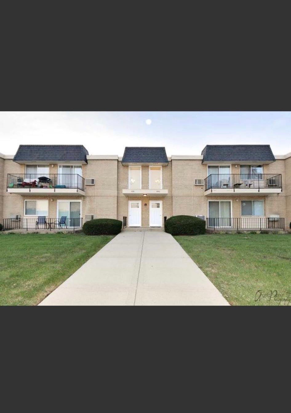 Building Photo - 1430 N Evergreen Ave