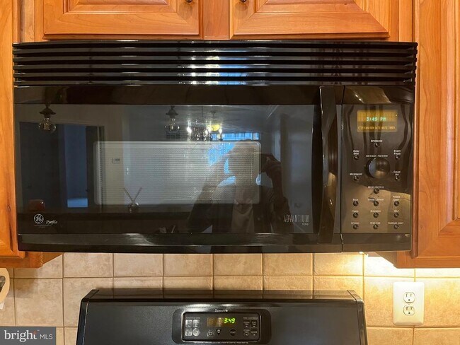 Building Photo - 10328 Sager Ave