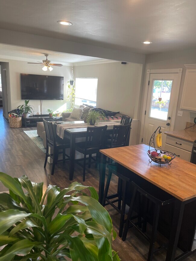 Kitchen/Living room - 321 Tahoe Ave