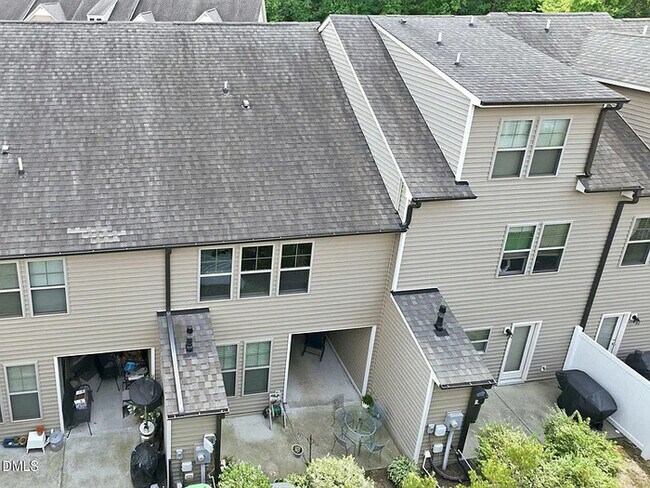 Building Photo - Lease OR Lease to Own