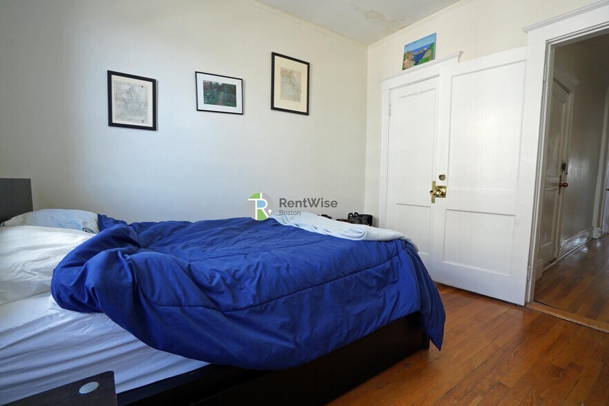 Building Photo - 294 Harvard St