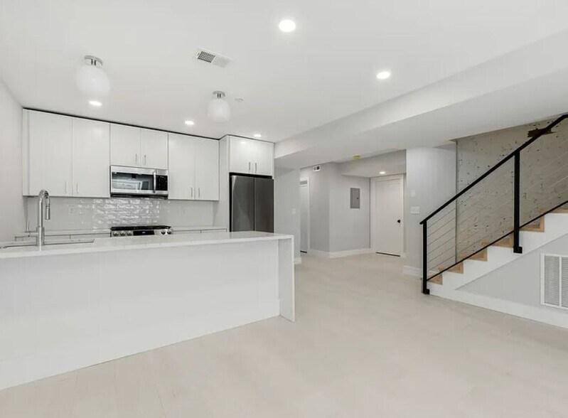 Primary Photo - 227 Princeton St