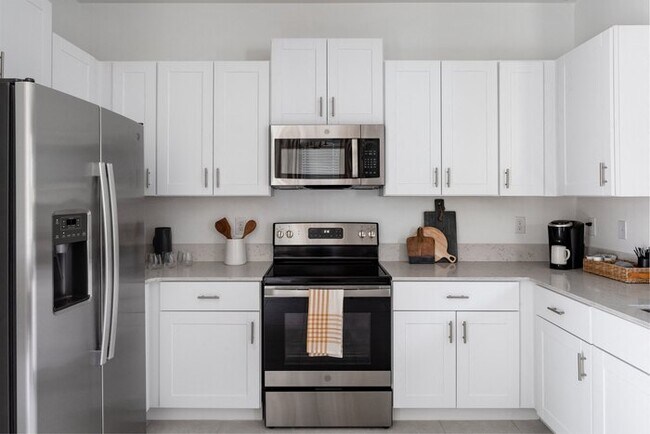 Building Photo - 38072 Fallstone Wy