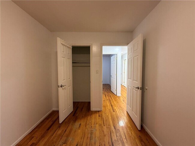 Building Photo - 1922 W 13th St