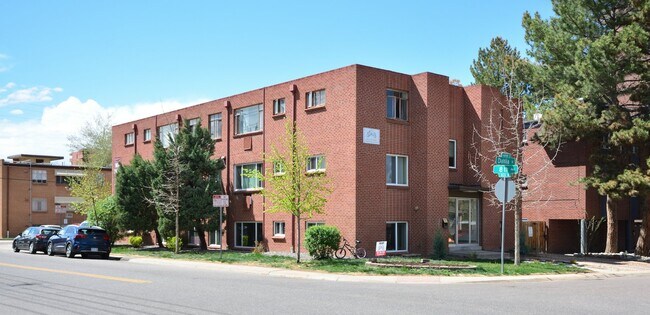 Building Photo - 801 N Dahlia St