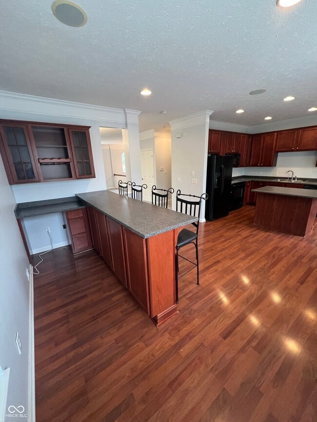 Building Photo - 9451 Glencroft Way