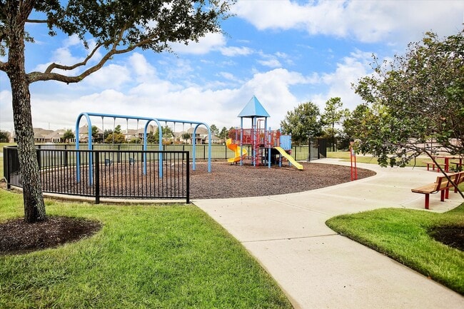 Building Photo - 11404 Island Manor St