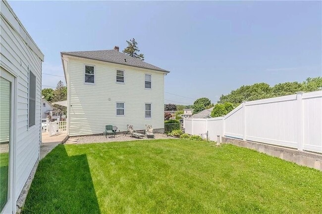 Building Photo - 2 Ann St