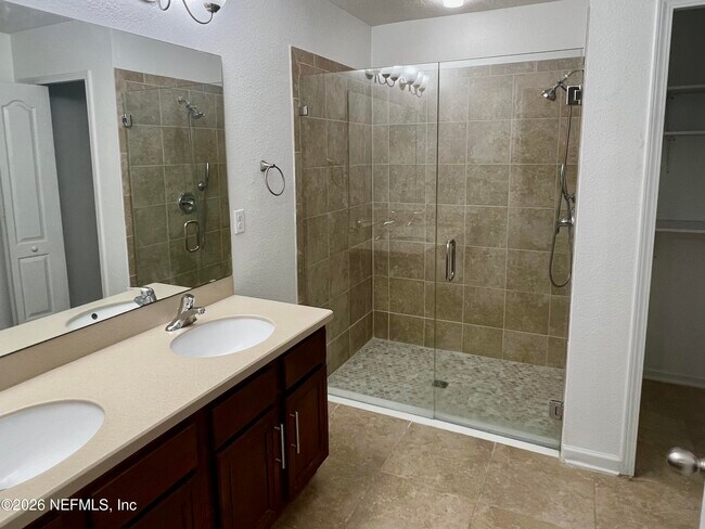 Building Photo - 12454 Itani Wy