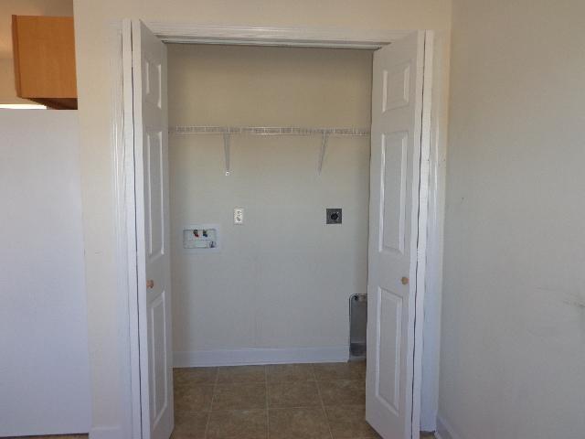 Building Photo - Adorable 2 Bedroom, 2 Bath Townhome-643 Fo...