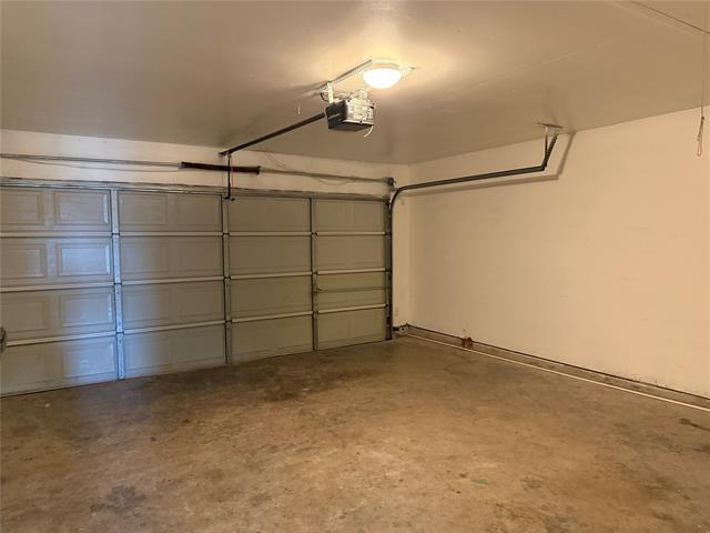 Building Photo - 301 Meadow Lark Ln