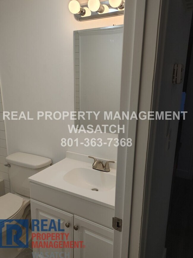 Building Photo - Take a Look at This 4 Bedroom 2 Bathroom Home in West Jordan UT!!