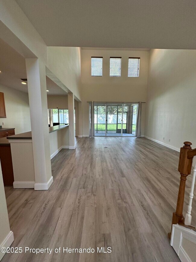 Building Photo - 14227 Wake Robin Dr