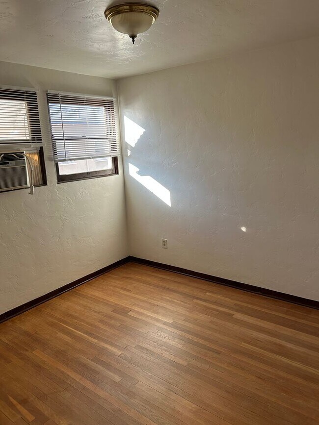 Building Photo - Illinois (4026-34)