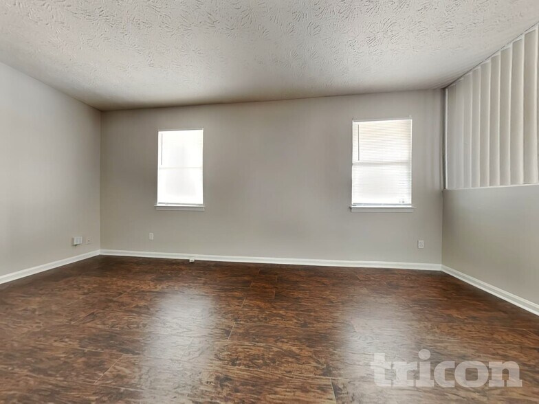 Building Photo - 2224 Clinchfield Ct