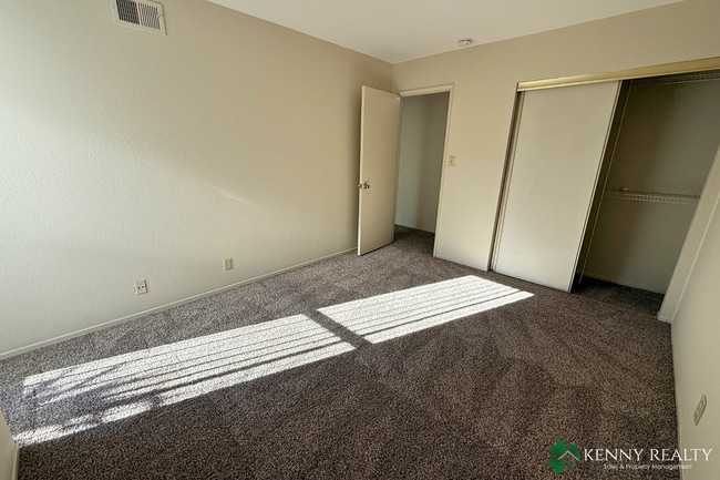 Building Photo - Spacious 3 Bedroom Home Near Parks & Schools in Foster City