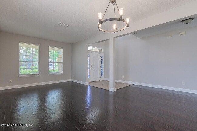 Building Photo - 608 Spruce Creek Rd